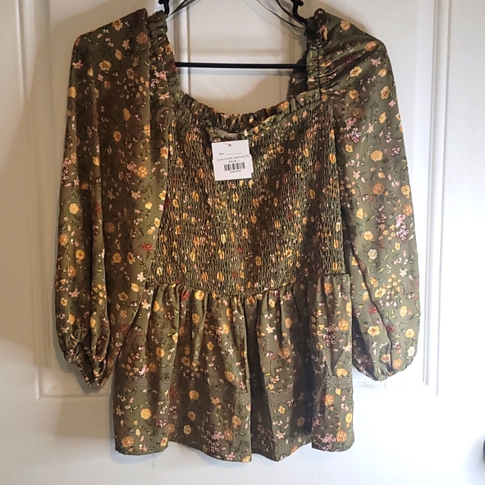 Floral blouse, green with gold/burgundy flowers, size L